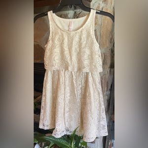 Cream / off white dress (girls) M
